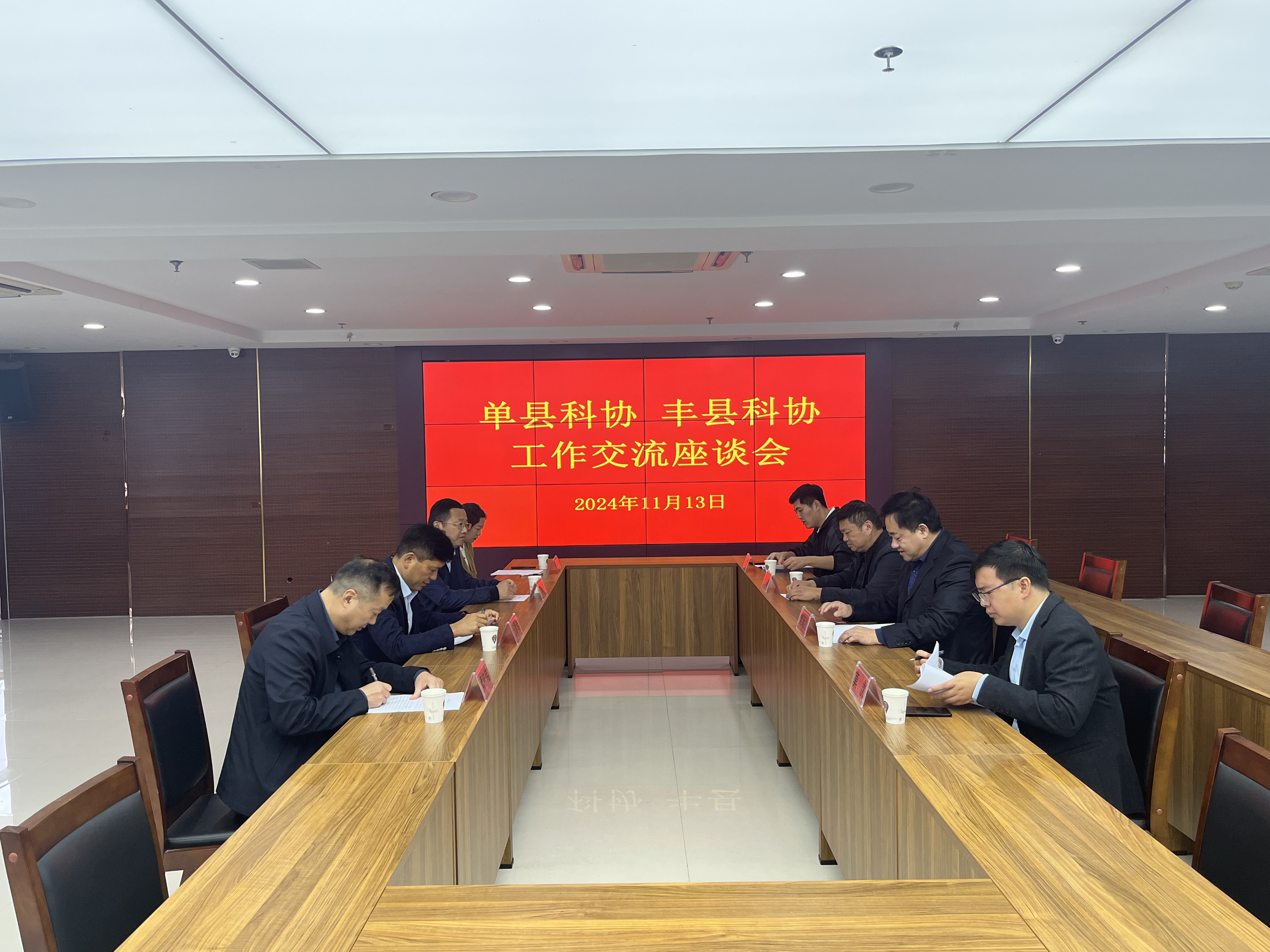 e224a6a8f0994218a4bf7c6804e365e6.png e224a6a8f0994218a4bf7c6804e365e6.png